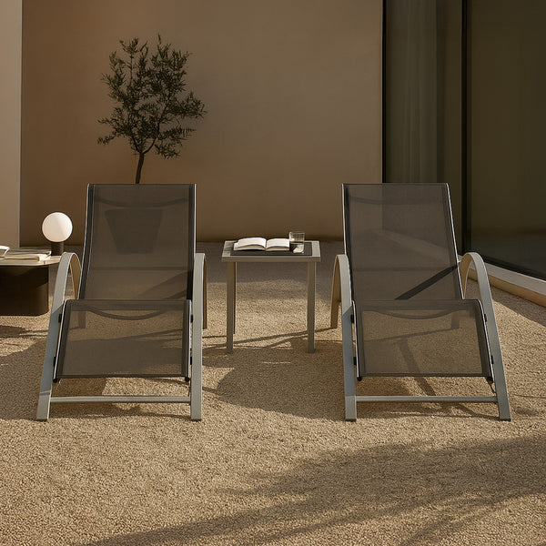 Kertibútor szett Binetto 3-részes kerti bútor 2xnapágy 1x asztal üveglappal szürke/fekete [en.casa]