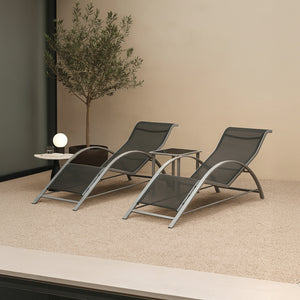 Kertibútor szett Binetto 3-részes kerti bútor 2xnapágy 1x asztal üveglappal szürke/fekete [en.casa]