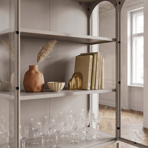 Vitrinszekrény Klippestad acél 160x80x35 cm teveszín [en.casa]