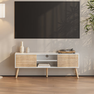 TV-állvány Eskilstuna 120x29,5x46,5 cm forgácslap tömör fa lábakkal [en.casa]
