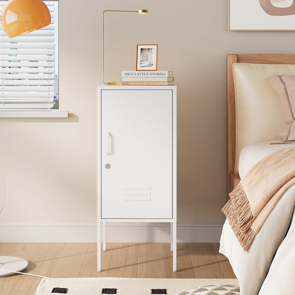 Éjjeliszekrény Hausjärvi bal oldali fogantyúval 82x35x35 cm acél [en.casa]