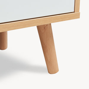 Éjjeliszekrény Bordkak tölgyfa hatású/fehér [en.casa]